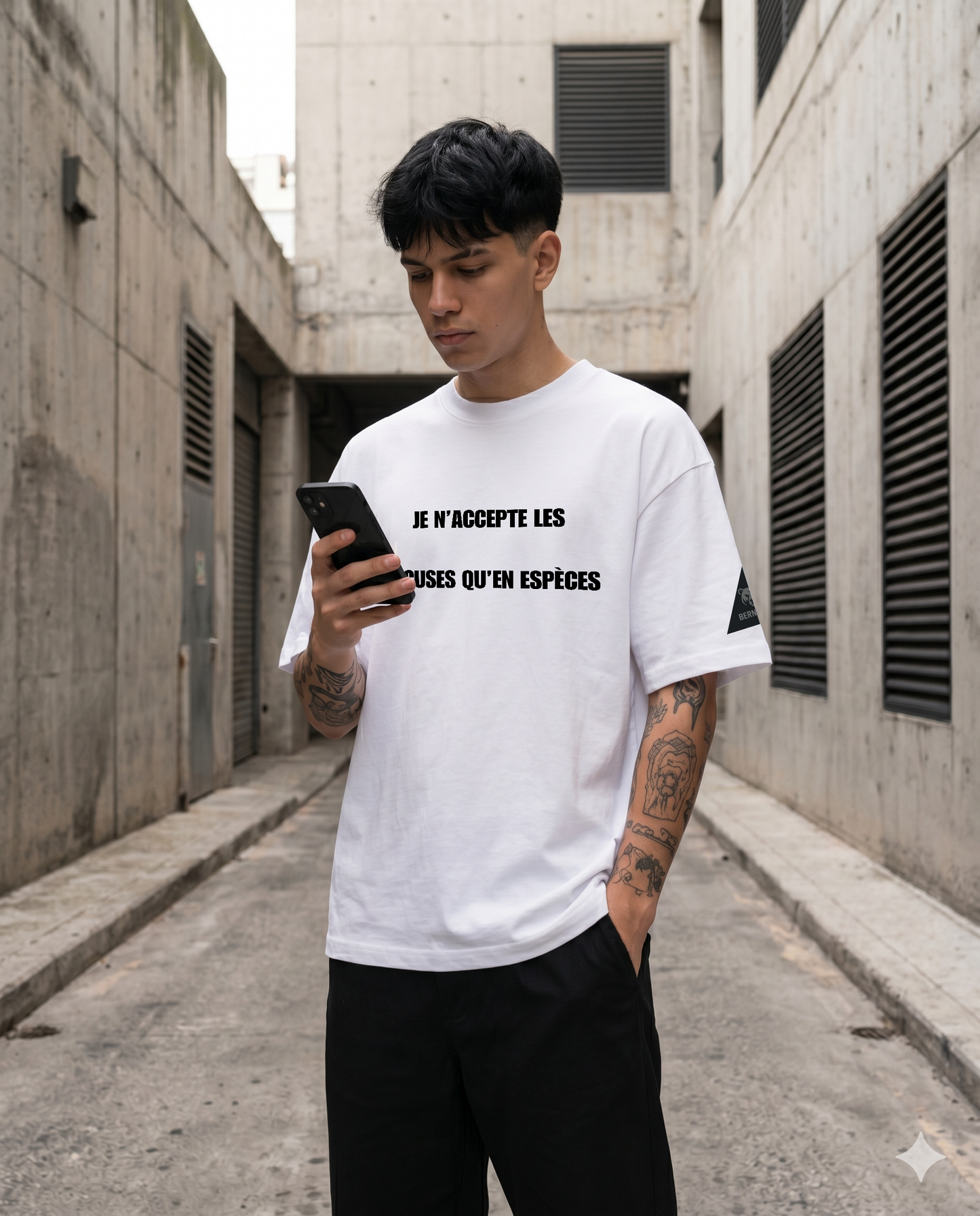 i only accept apologies in cash • white | black • relaxed tee • unisex • in 4 languages